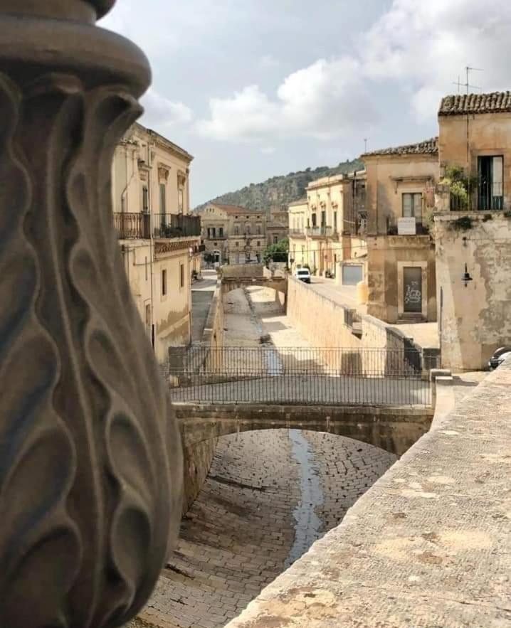 Апартаменты Casa Di Elena - Centro Storico Шикли Экстерьер фото